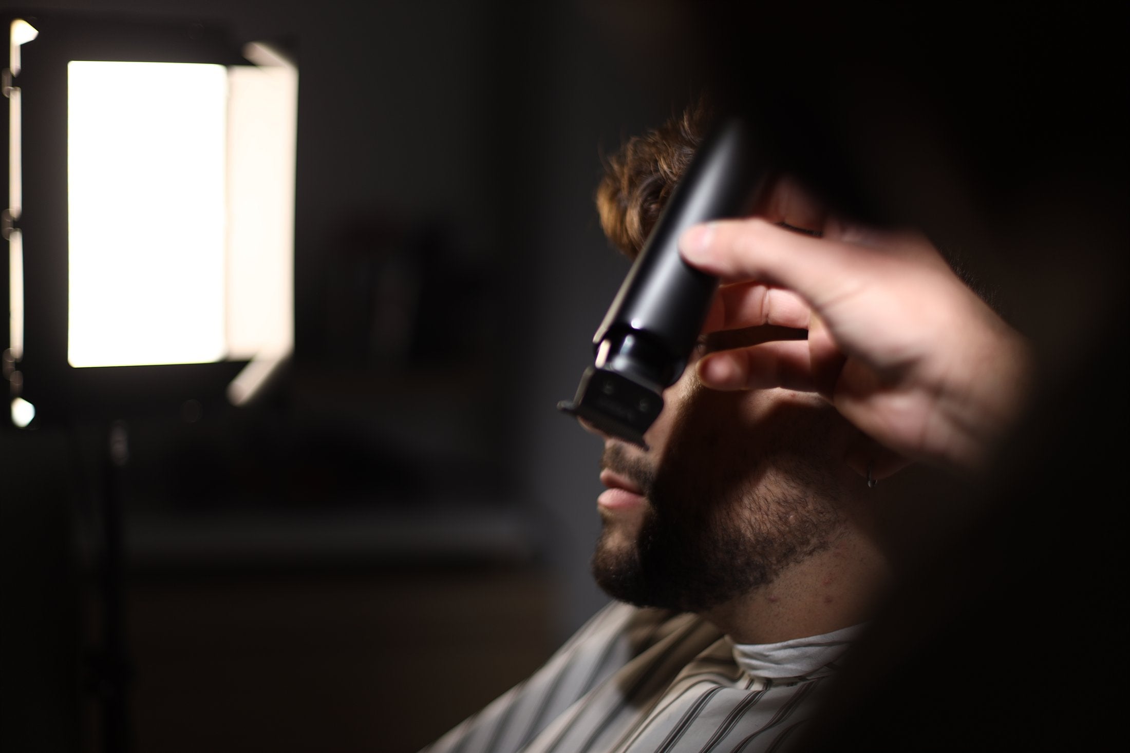 MENSPOT precision trimmer and beard detail
